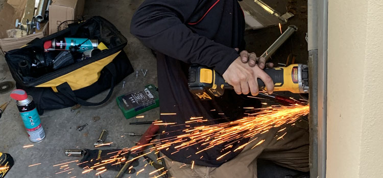 Best Same Day Garage Door Service in Kensington Market, ON